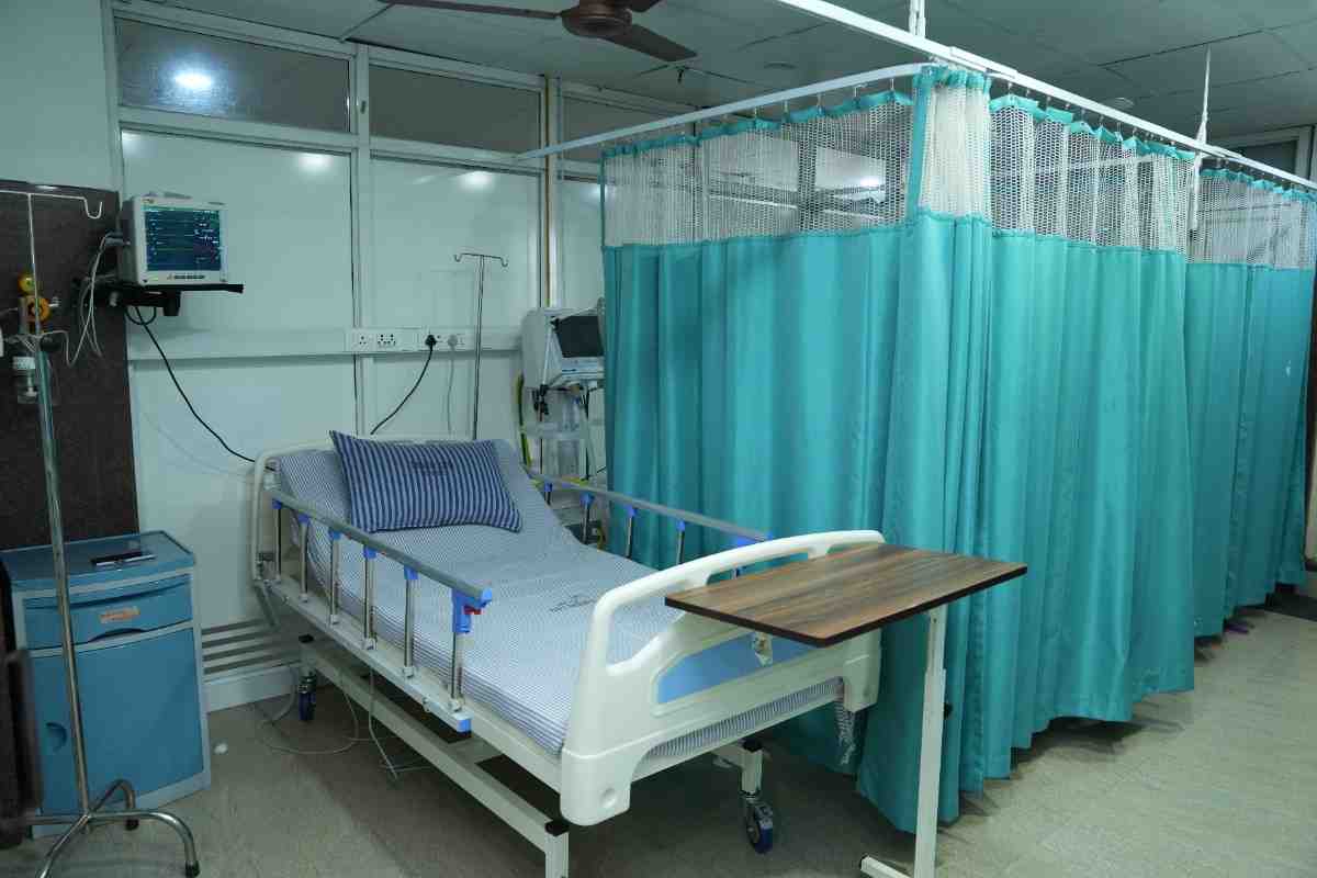 Medical ICU facility image